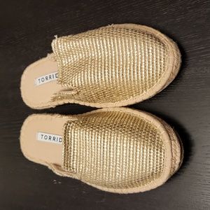 NWT Torrid Gold Espadrilles - Size 8.5